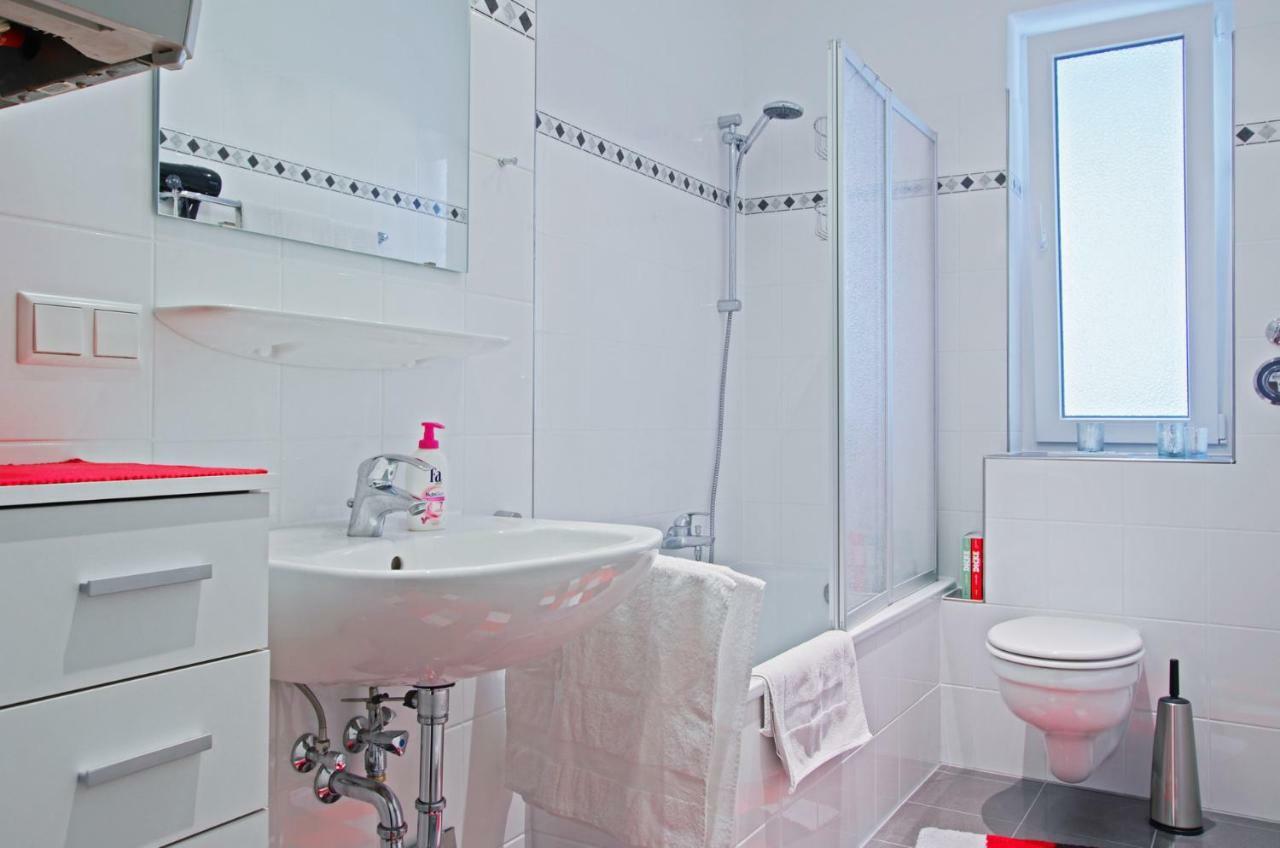 Private Rooms Near Exhibition Center Hannover Dış mekan fotoğraf